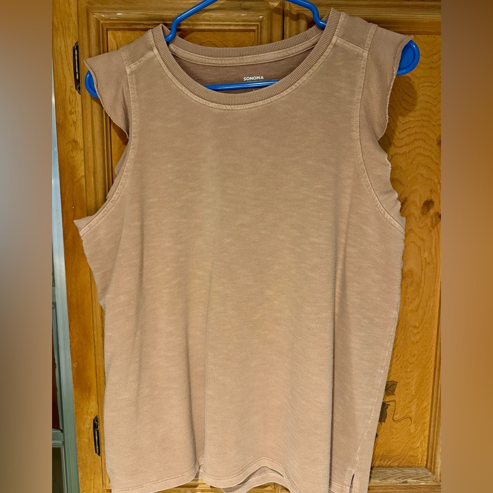✨Sonoma Women's Beige Soft sleeveless Tee with ruffle shoulders!! Size Large